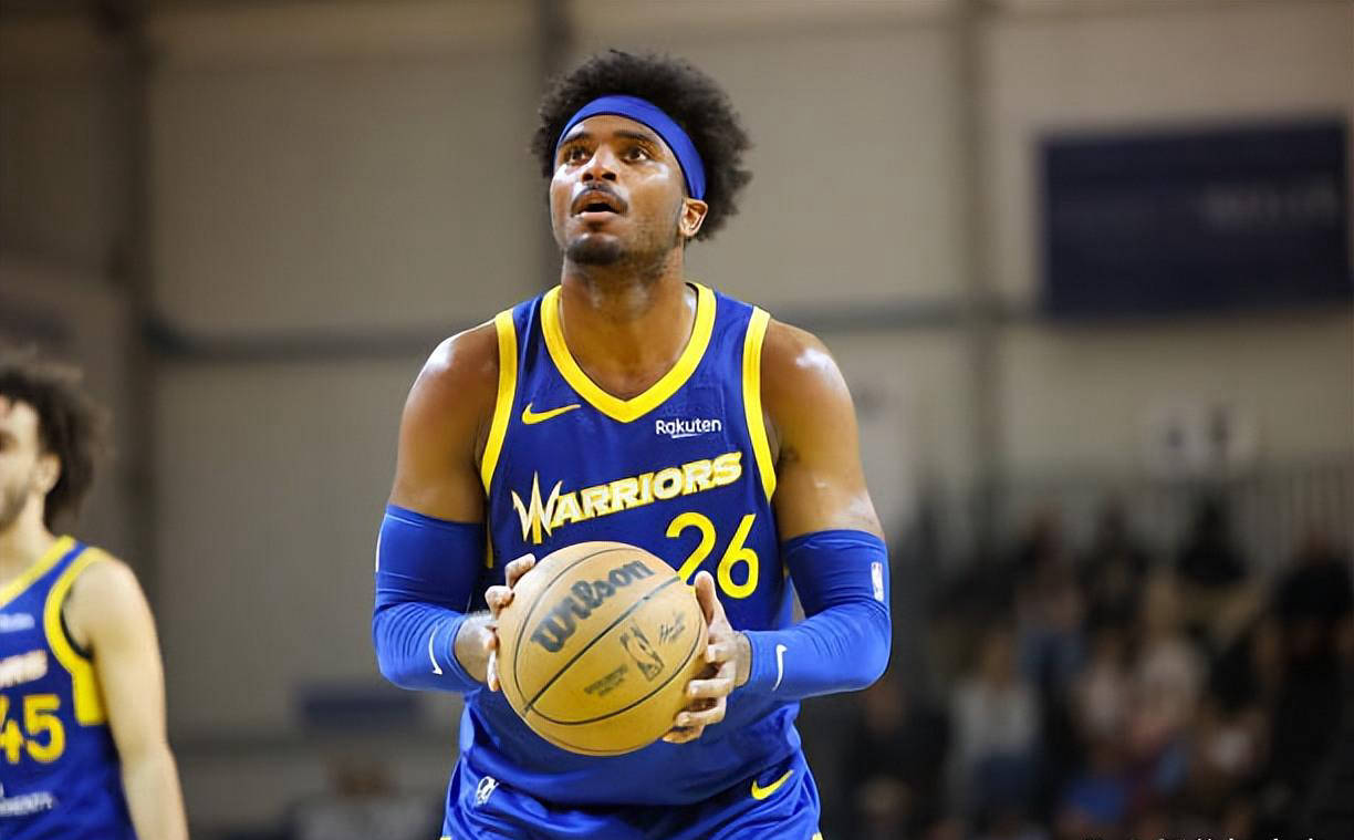 的圣克鲁兹, 向合同, 盖帽