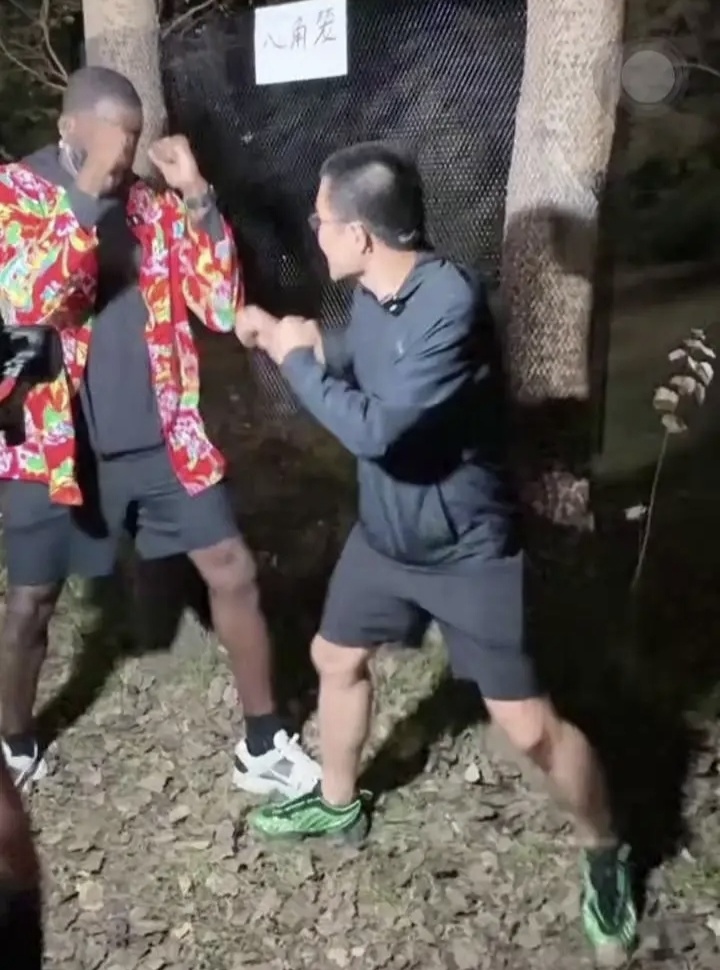 但是很多体, 样参赛的篮